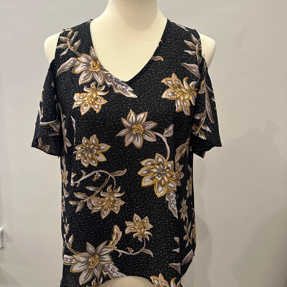 🔆Elegant Black and Gold Floral Cold Shoulder Blouse🔆